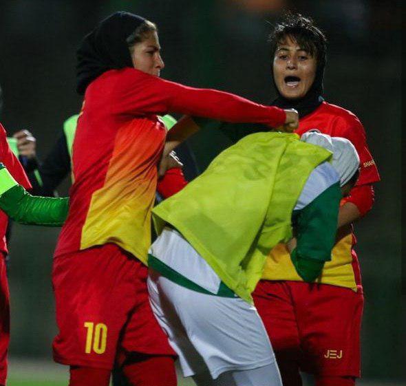 زد و خورد شدید در فوتبال زنان ایران 5