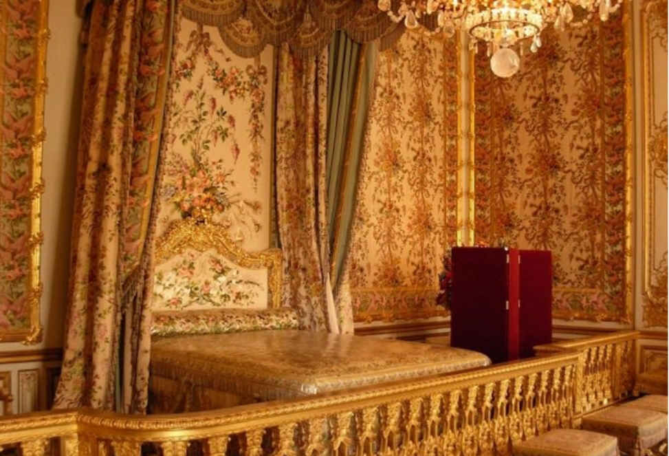 اتاق ملکه الیزابت در کاخ باکینگهام