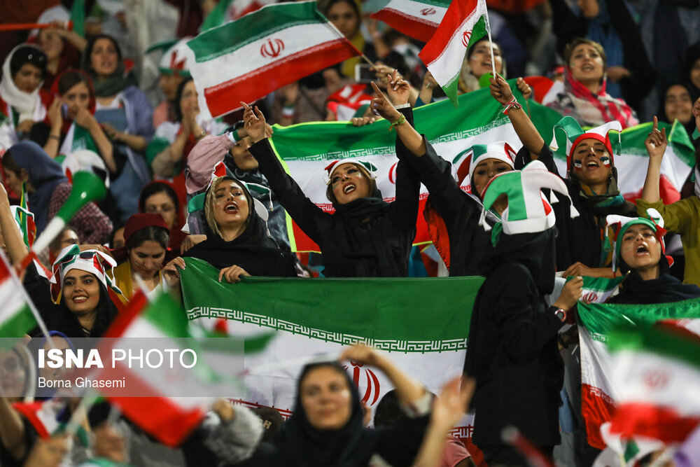 شور و هیجان زبان حاضر در ورزشگاه آزادی دیدار ایران کامبوج