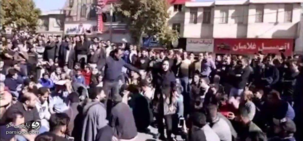 آشوبگران را از جمع خود خارج تجمع مردم همدان در اعتراض به گرانی بنزین