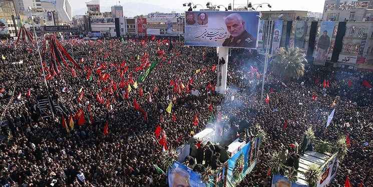 قیام مردم ایران در بدرقه سپهبد شهید قاسم سلیمانی