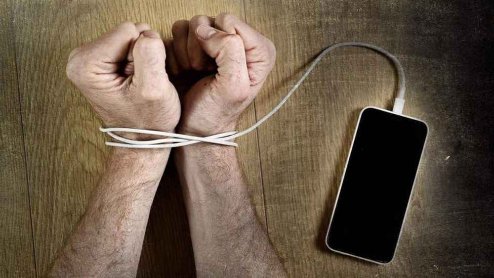 اعتیاد به استفاده از تلفن هوشمند