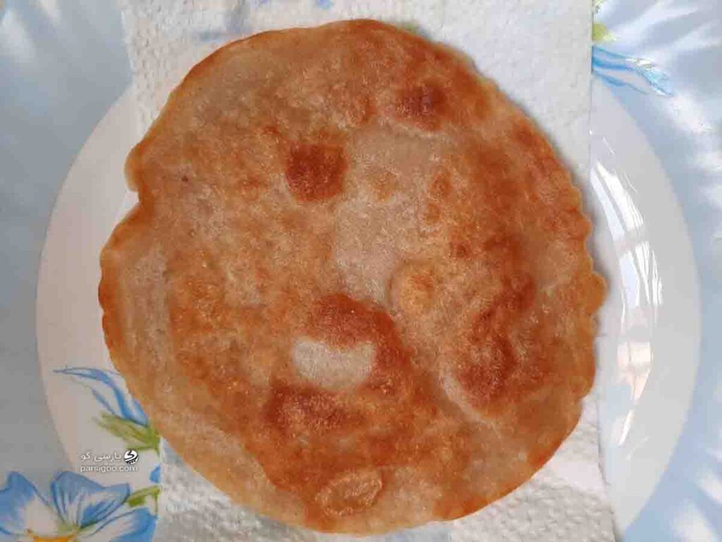 نان محلی یزدی ورنیومده یزدی