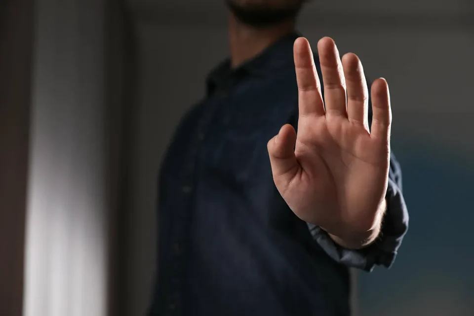 چگونه بدون ناراحت کردن دیگران «نه» بگوییم؟